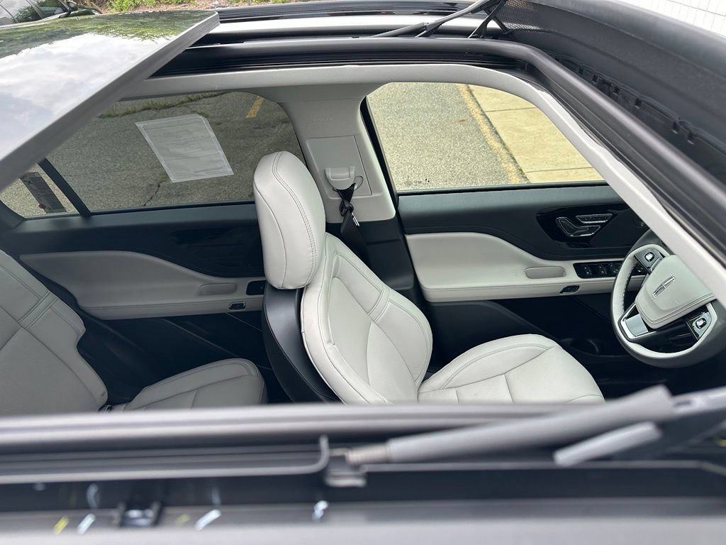 New 2026 Lincoln Aviator Reserve w/ Jet Appearance Package AWD/4WD image 6