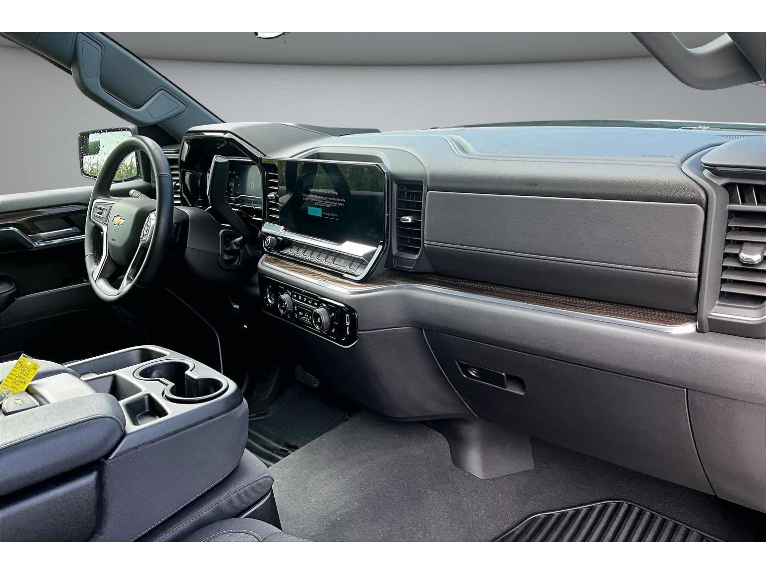 Used 2024 Chevrolet Silverado 1500 LT AWD/4WD image 45