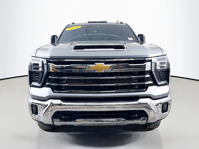 Used 2024 Chevrolet Silverado 3500 LTZ w/ LTZ Convenience Package image 2