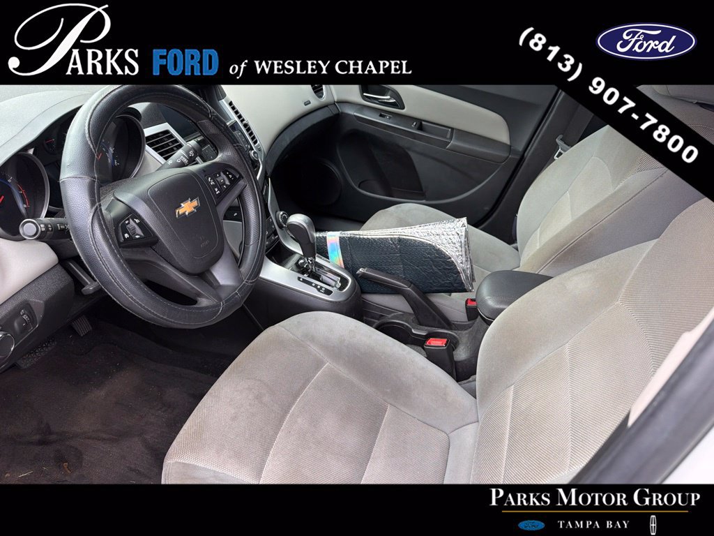 Used 2016 Chevrolet Cruze LT w/ Technology Package FWD image 6