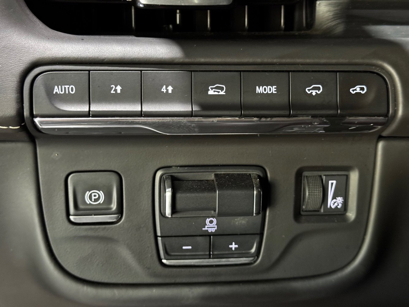 Used 2021 Cadillac Escalade ESV Sport Platinum w/ LPO, ONYX Package image 33