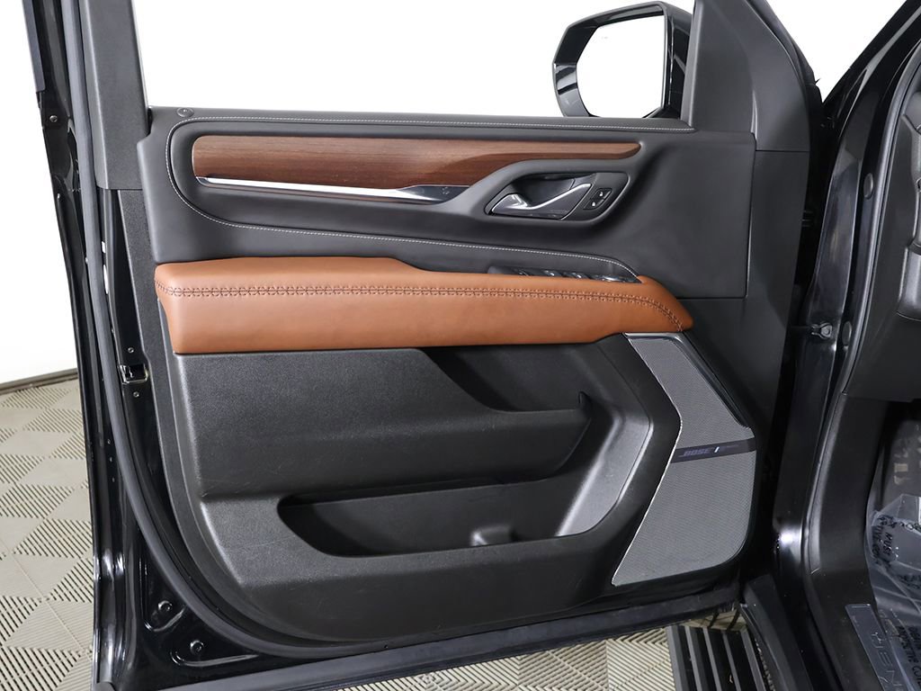 Used 2023 GMC Yukon Denali Ultimate w/ LPO, Floor Liner Package image 33