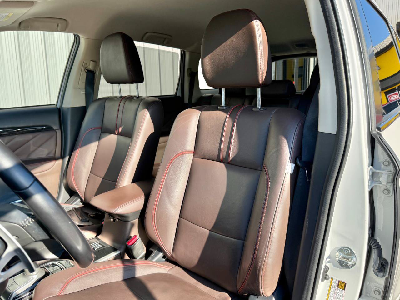 Used 2018 Mitsubishi Outlander SEL AWD/4WD image 14