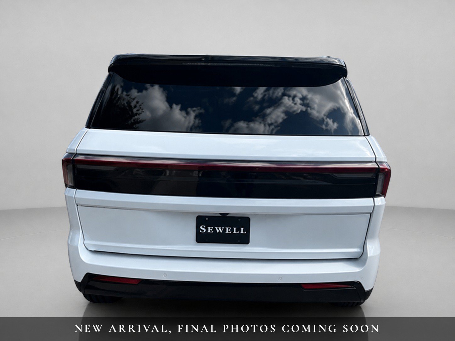 Certified 2026 Lincoln Navigator Black Label AWD/4WD image 4