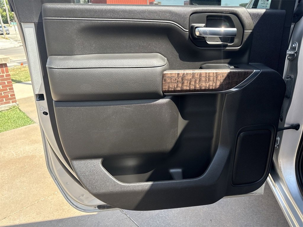 Used 2023 GMC Sierra 3500 Denali w/ Denali Ultimate Package image 31