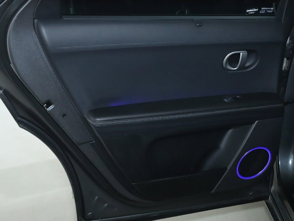 Used 2022 Hyundai Ioniq 5 Limited image 13