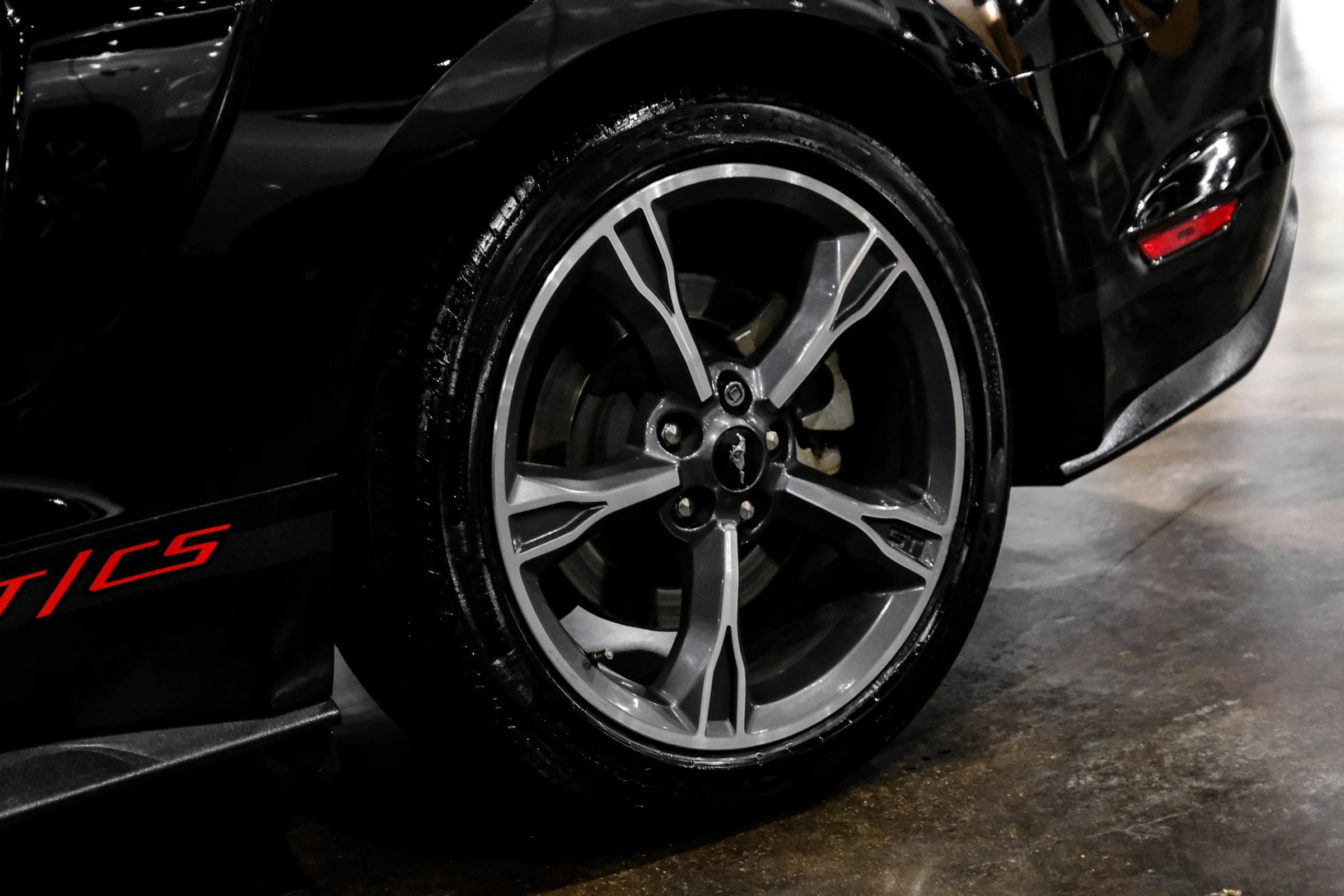 Used 2022 Ford Mustang GT Premium w/ Equipment Group 401A RWD image 48