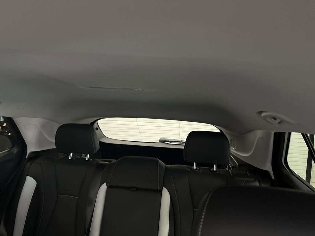 Certified 2025 Buick Envision Sport Touring image 12