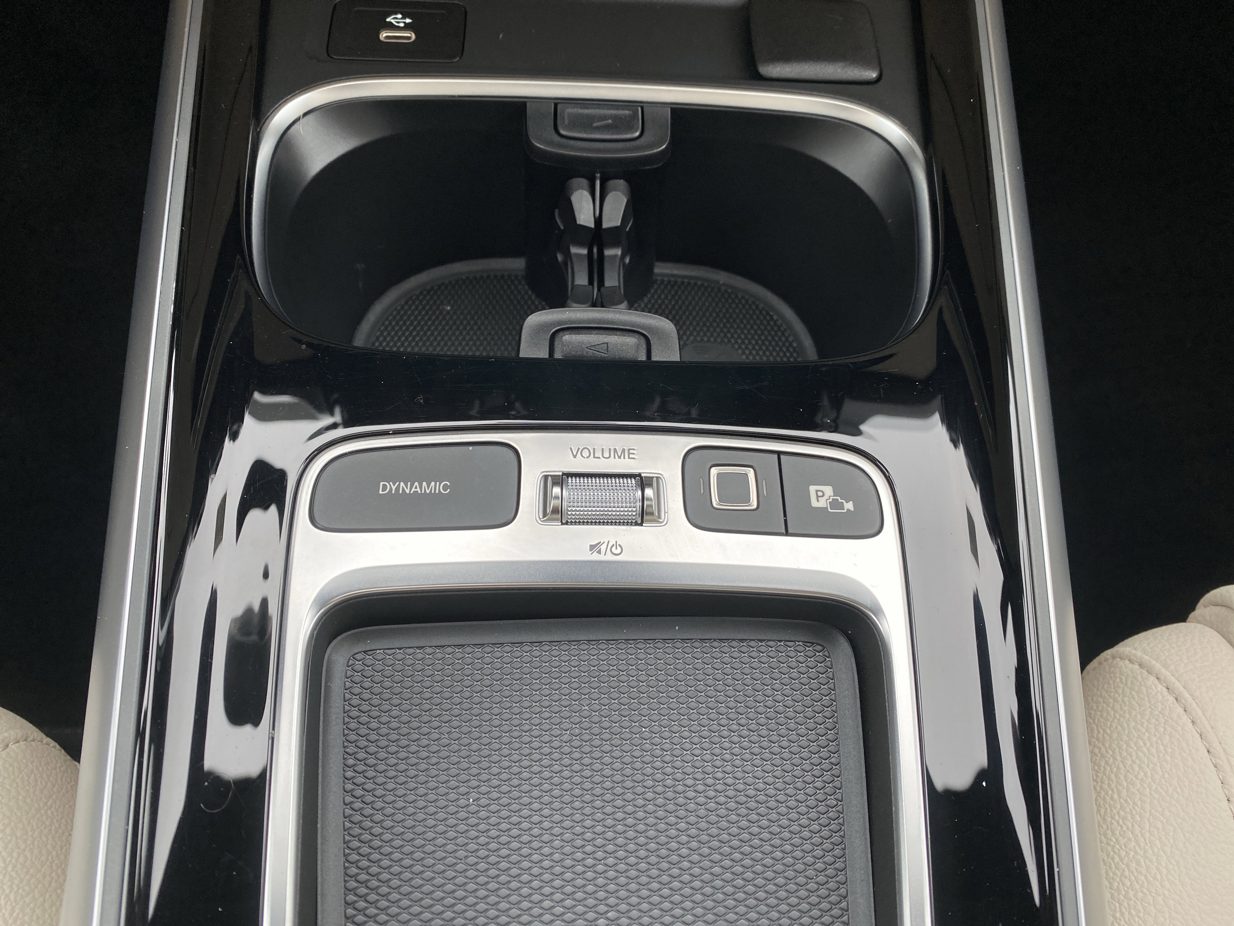 Used 2025 Mercedes-Benz GLB 250 4MATIC image 23