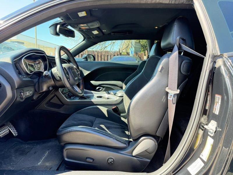 Used 2017 Dodge Challenger GT w/ GT Interior Package image 11