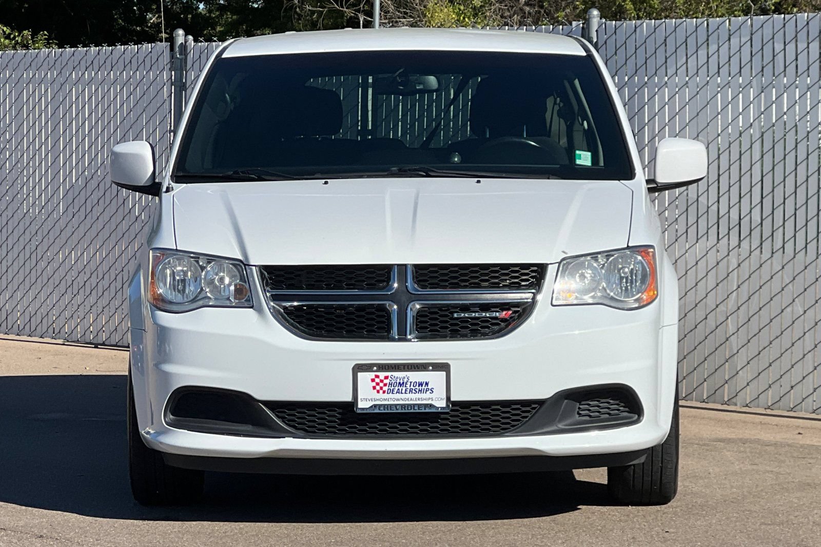 Used 2016 Dodge Grand Caravan SE FWD image 6