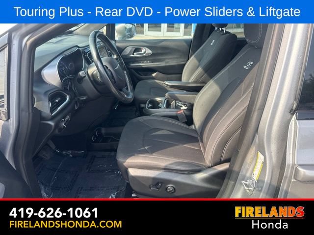 Used 2019 Chrysler Pacifica Touring Plus w/ S Appearance Package FWD image 12