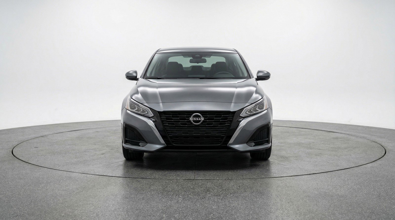 Used 2025 Nissan Altima 2.5 SV image 2