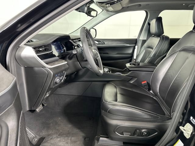 Used 2023 Jeep Grand Cherokee 4WD 4xe image 11