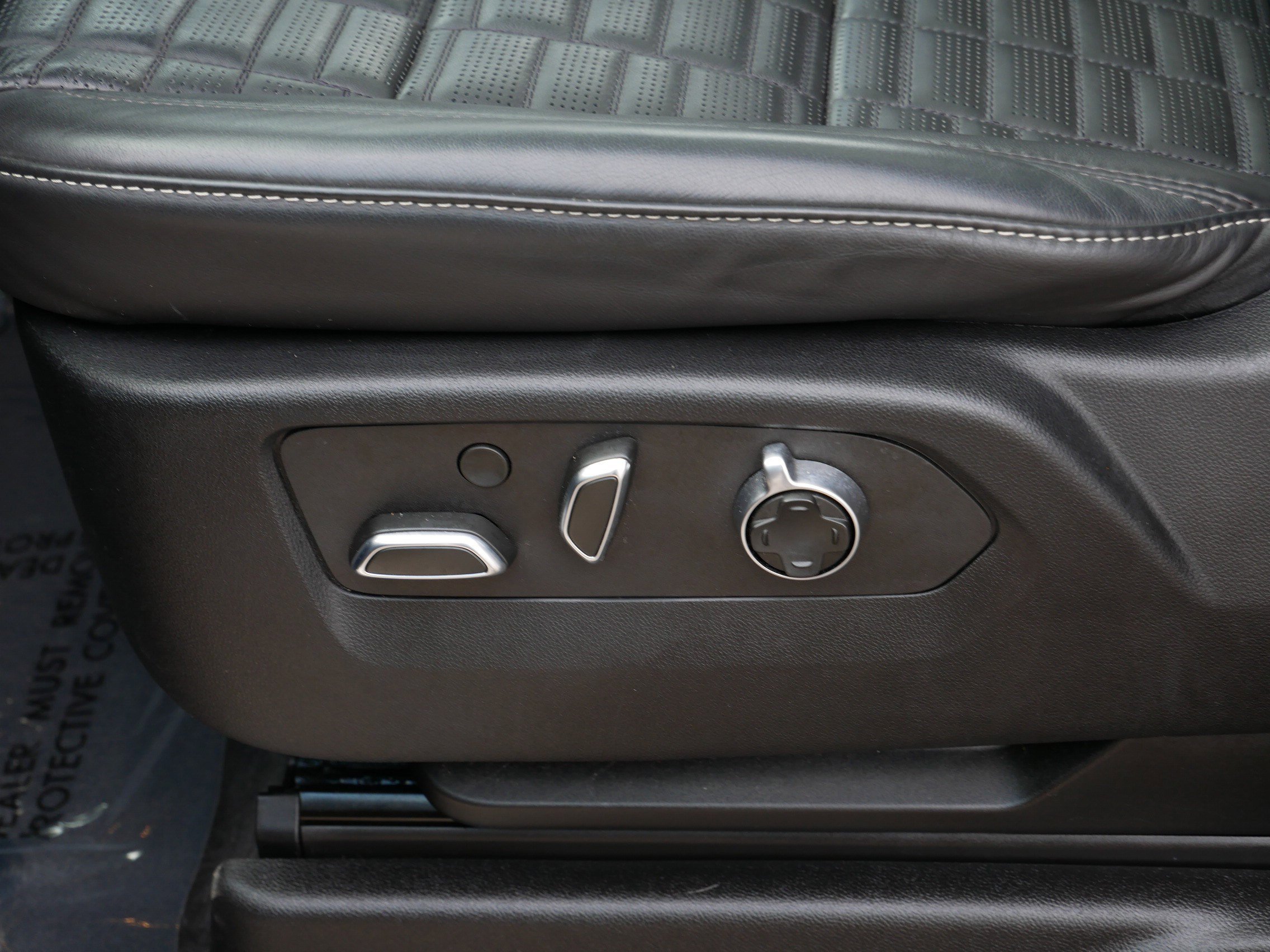 Used 2023 Cadillac Escalade Sport Platinum w/ LPO, ONYX Package image 20