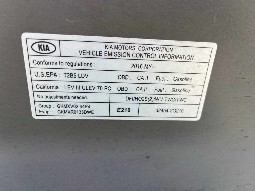 Used 2016 Kia Sorento FWD image 2