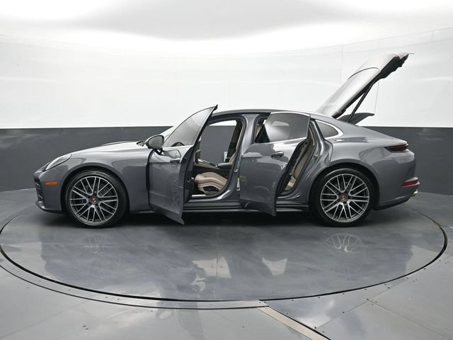 Certified 2025 Porsche Panamera 4 AWD/4WD image 30