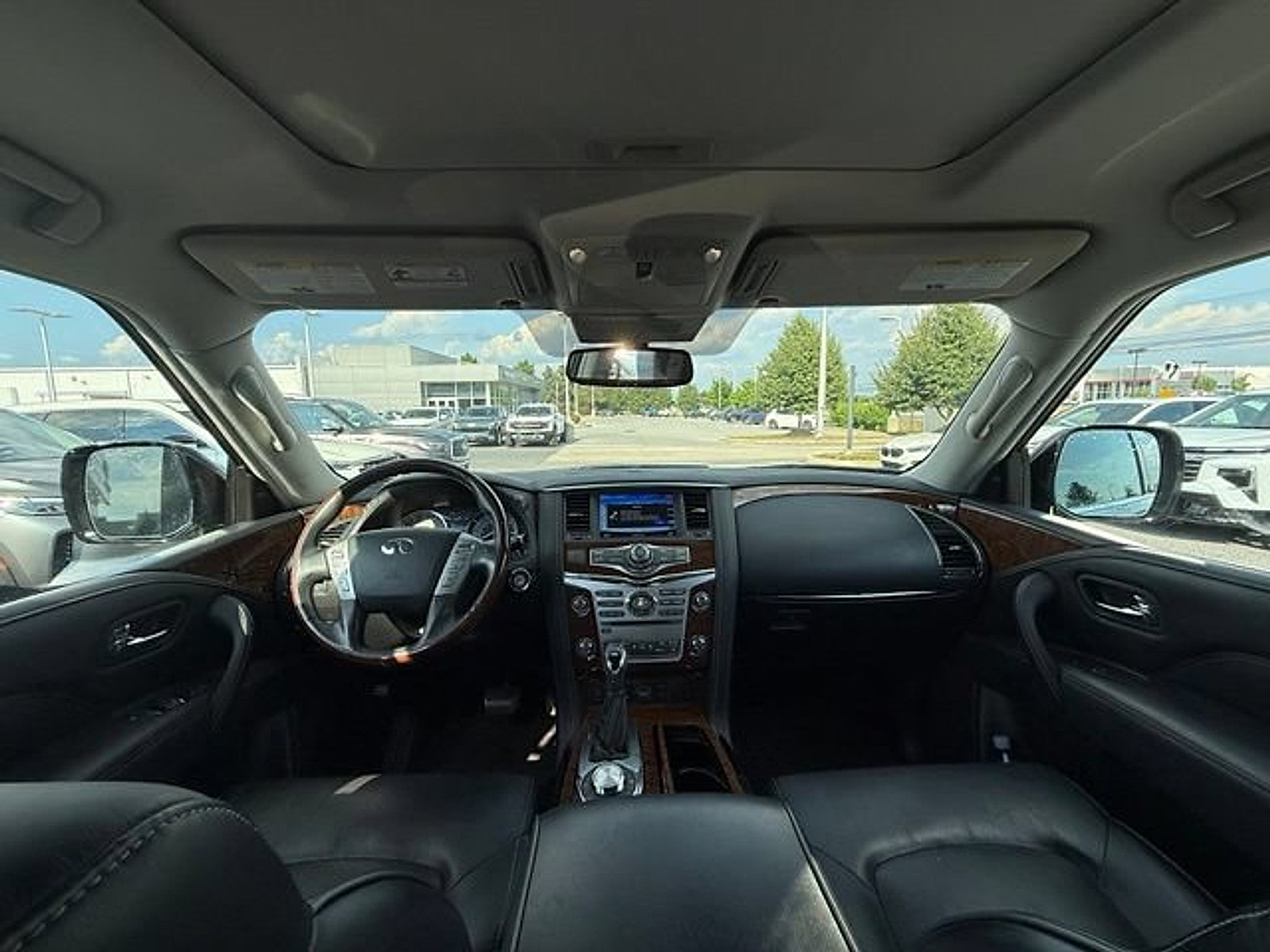 Used 2019 INFINITI QX80 Luxe w/ Proassist Package AWD/4WD image 2