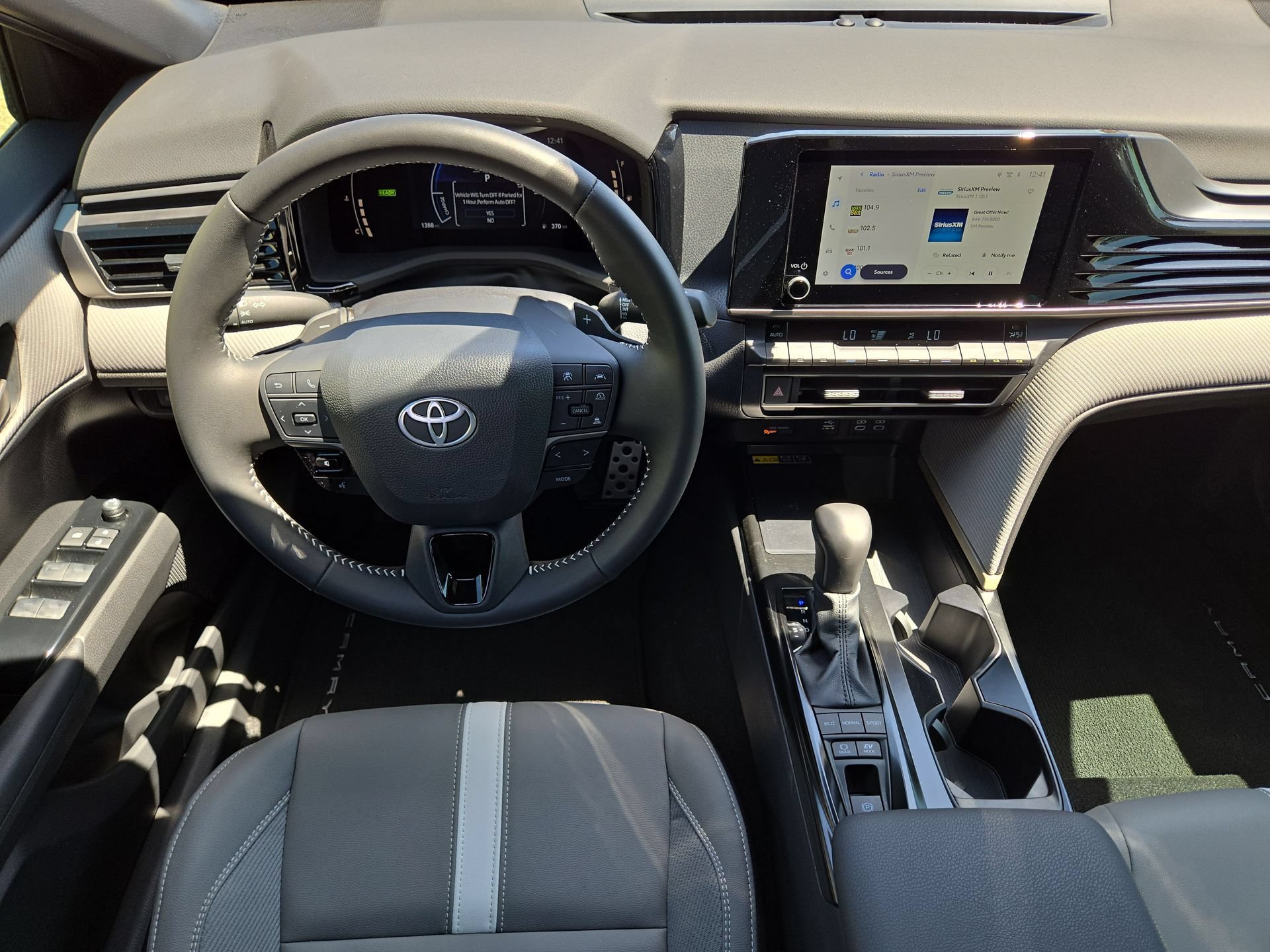 Used 2026 Toyota Camry SE FWD image 14