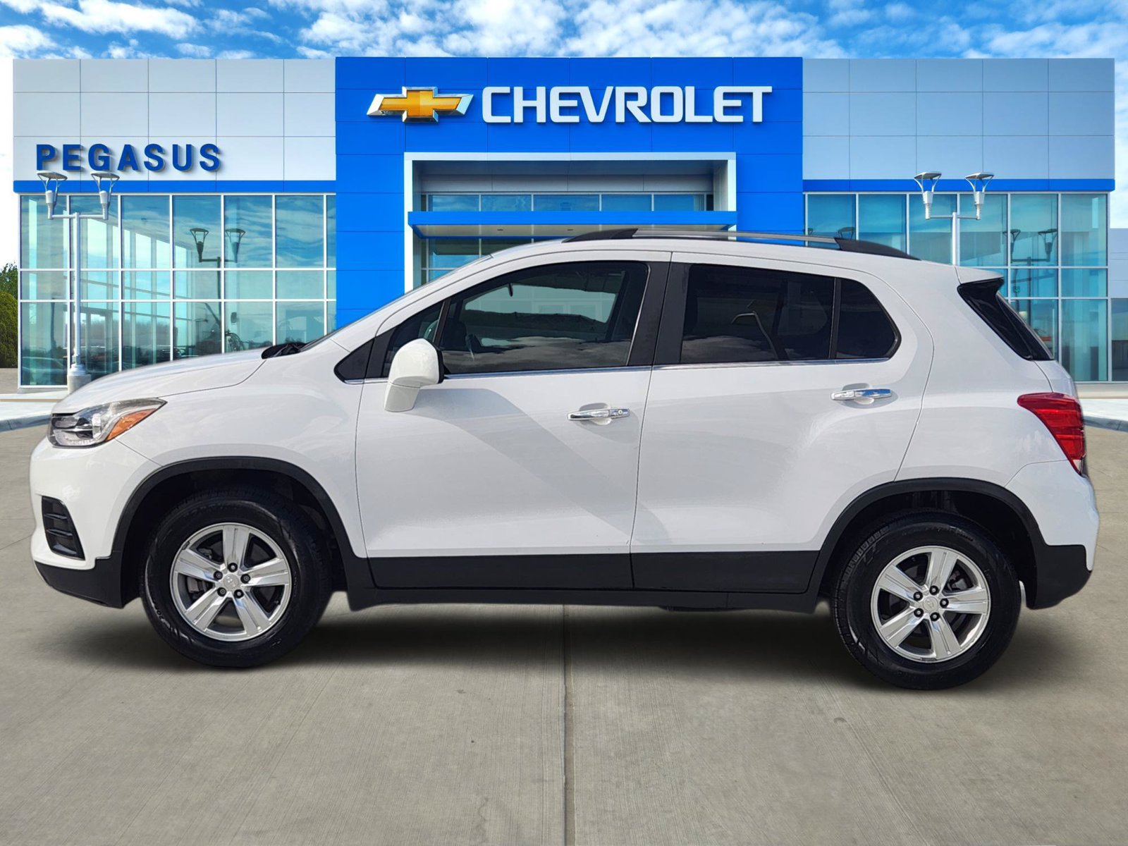 Used 2018 Chevrolet Trax LT w/ LT Convenience Package AWD/4WD image 3