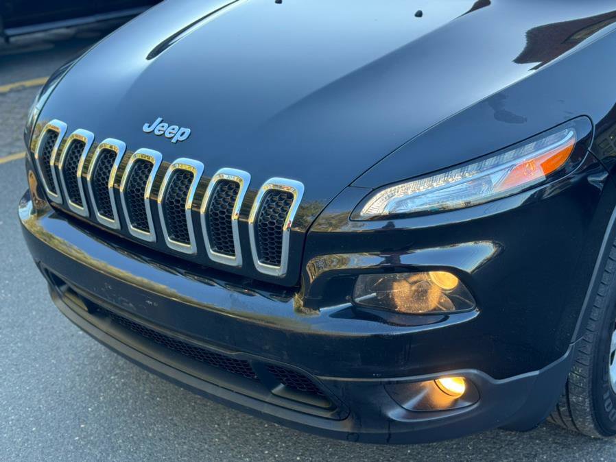 Used 2016 Jeep Cherokee Latitude w/ Safety/Convenience Group image 9