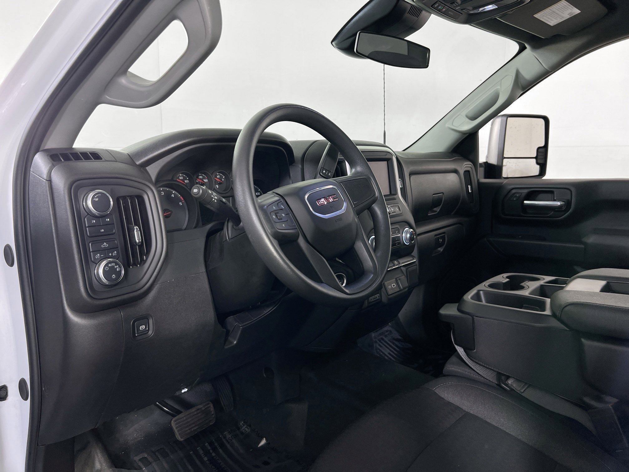 Used 2024 GMC Sierra 2500 Pro image 9