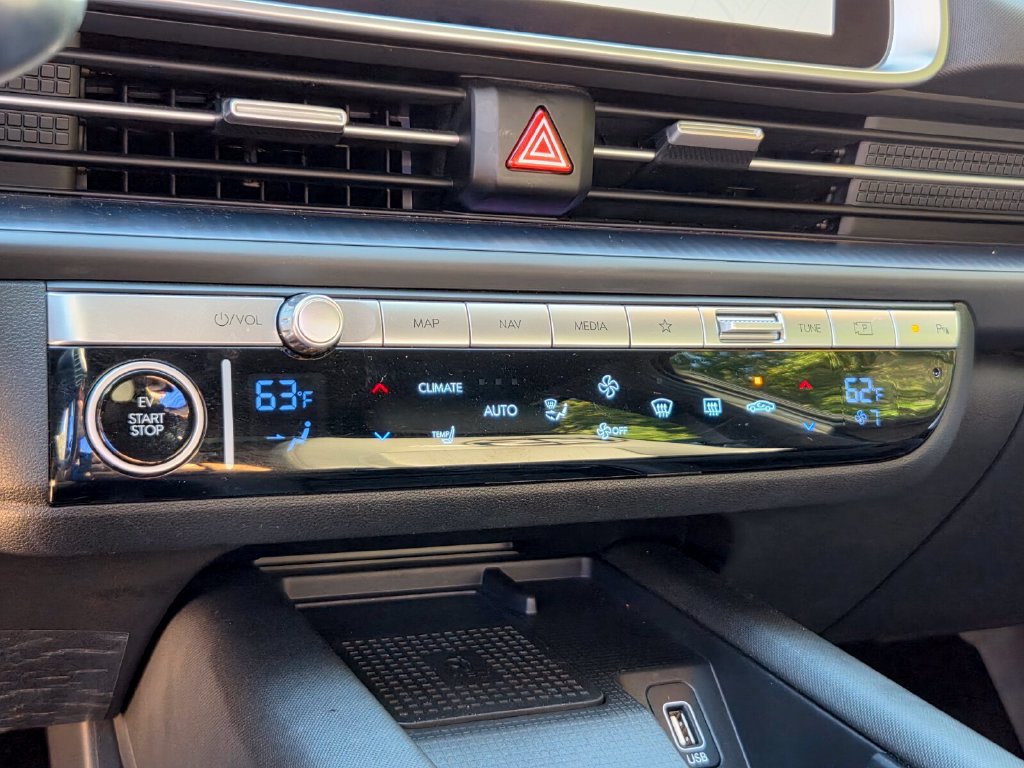 Used 2025 Hyundai Ioniq 6 SEL RWD image 21