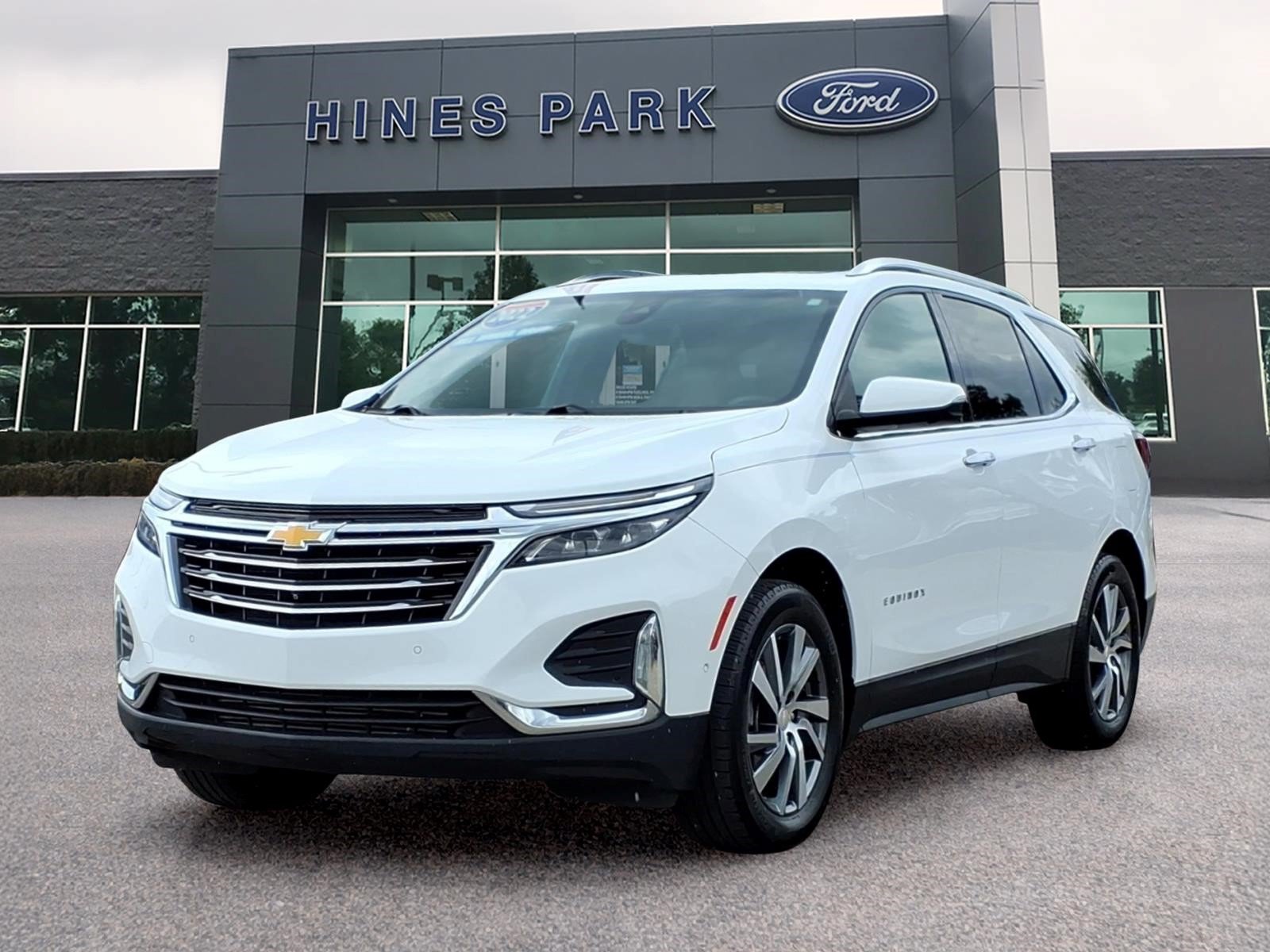 Used 2022 Chevrolet Equinox Premier AWD/4WD image 3