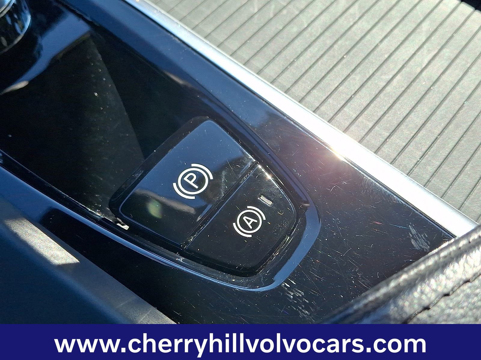 Certified 2023 Volvo XC60 B5 Core image 27