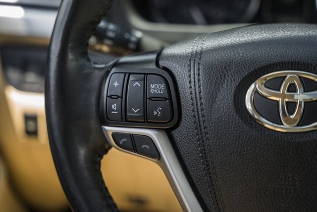 Used 2019 Toyota Highlander Limited Platinum AWD/4WD image 30