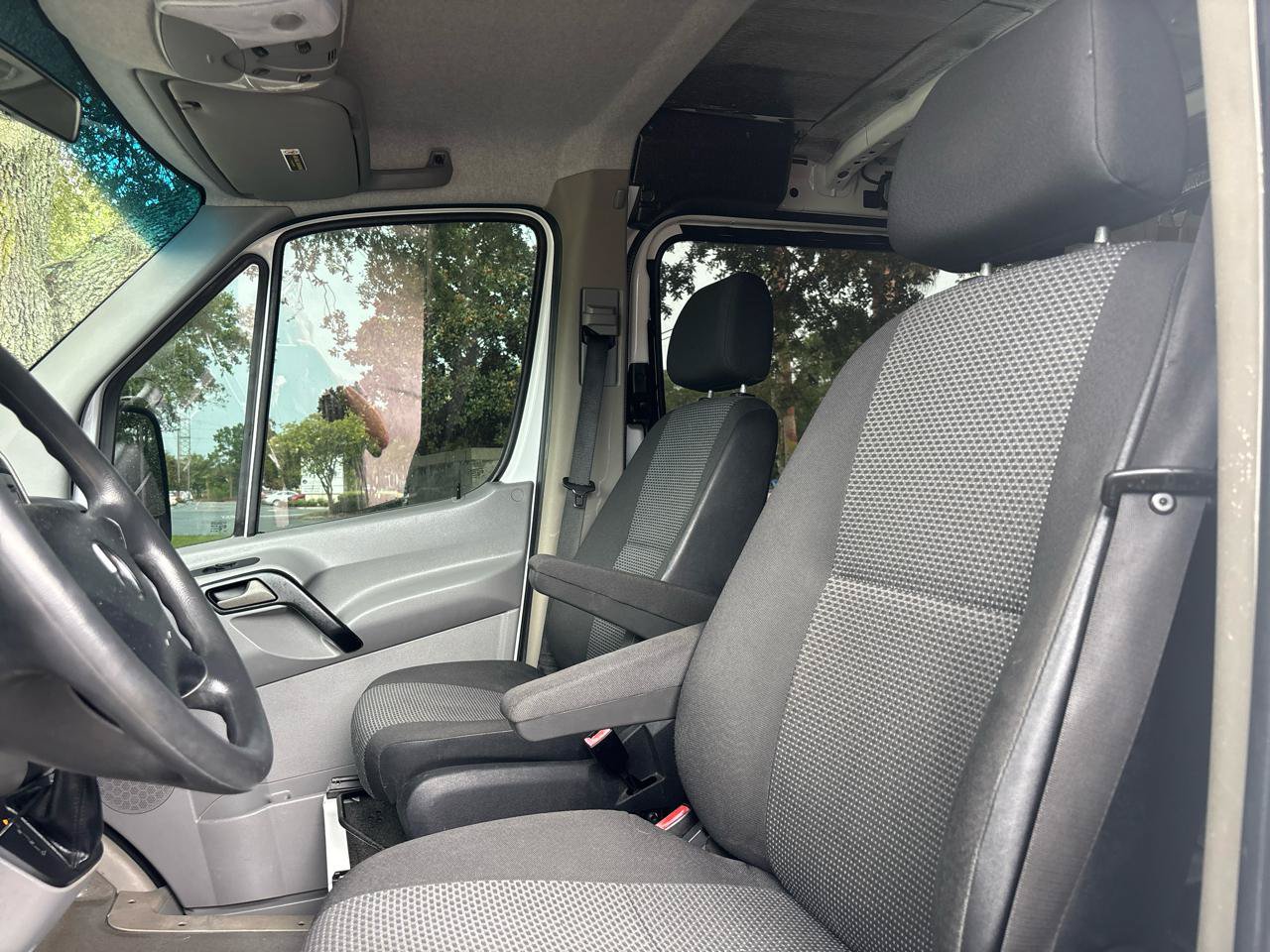 Used 2013 Mercedes-Benz Sprinter 2500 image 12