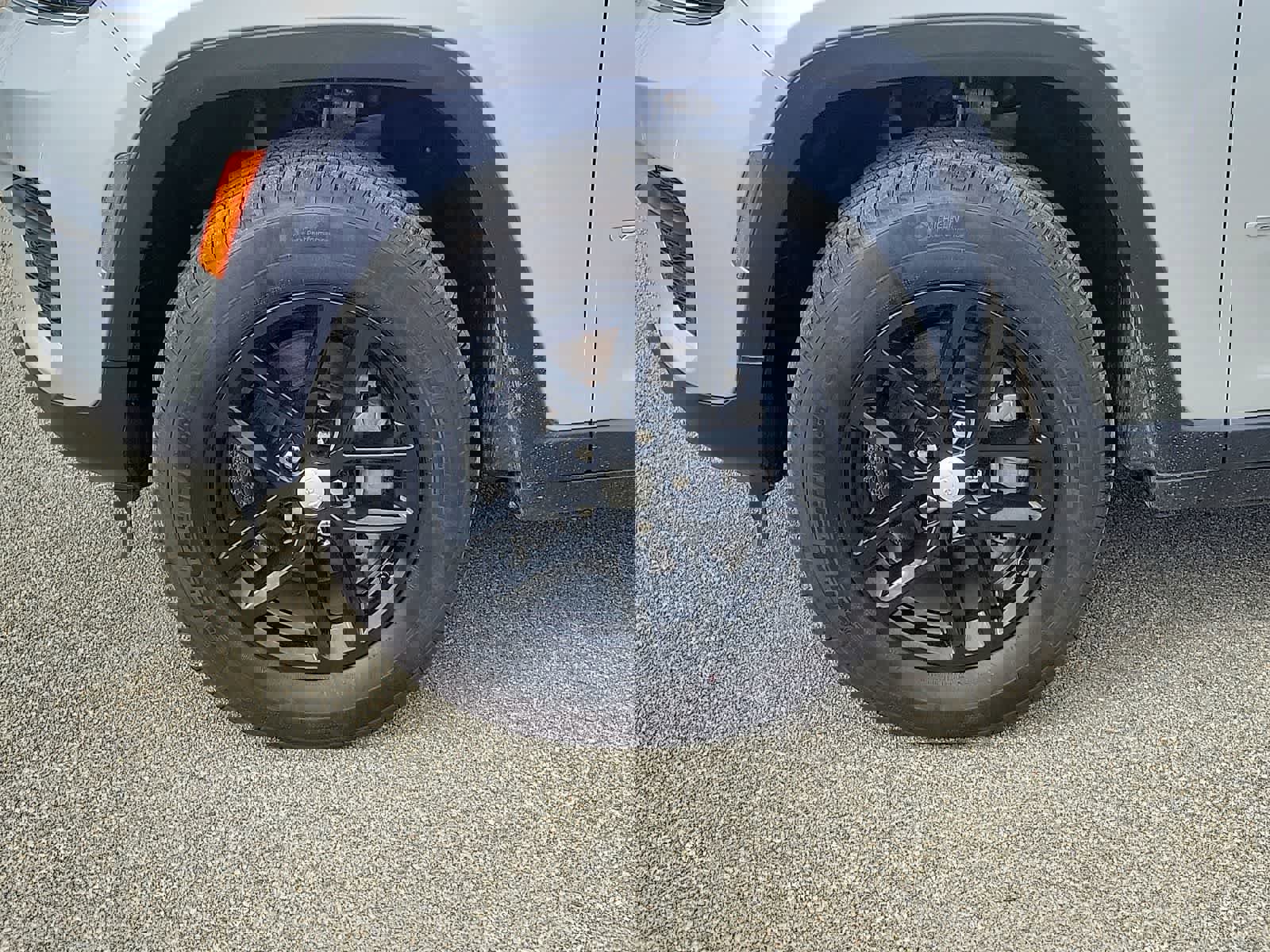 Used 2025 Jeep Grand Cherokee Laredo X w/ Luxury Tech Group I image 9