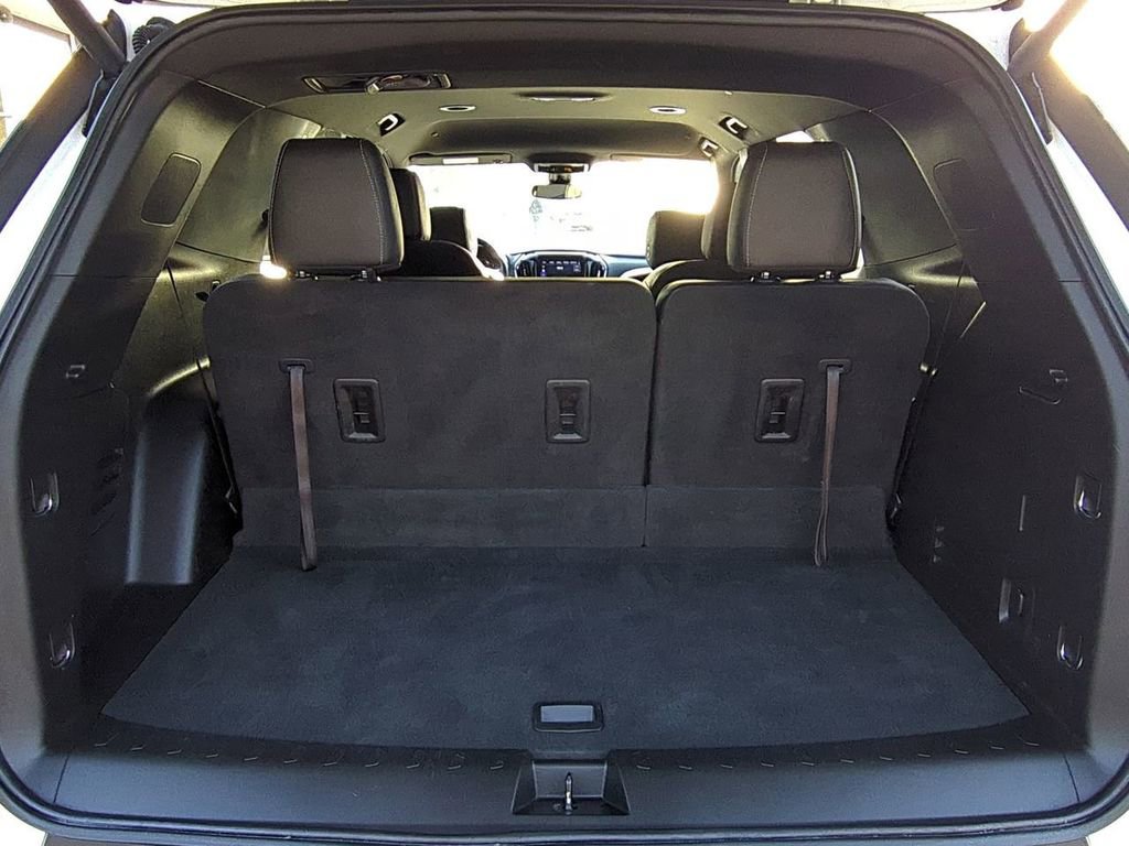 Used 2023 Chevrolet Traverse LT FWD image 13