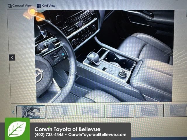 Used 2025 Nissan Pathfinder SL AWD/4WD image 9