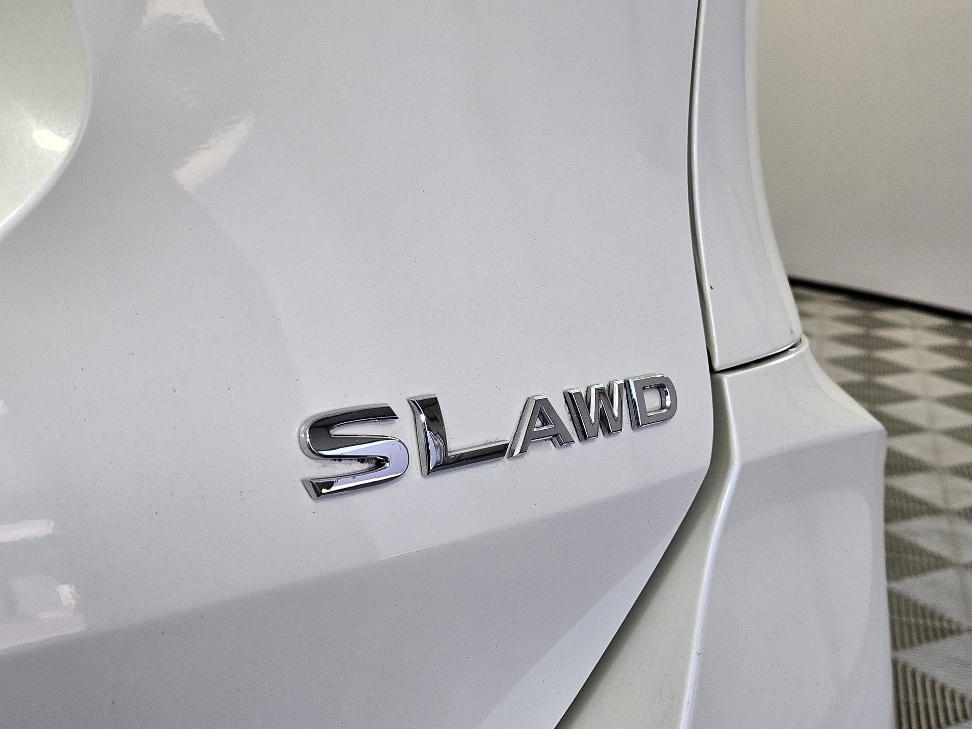 Used 2018 Nissan Rogue SL w/ Premium Package AWD/4WD image 11