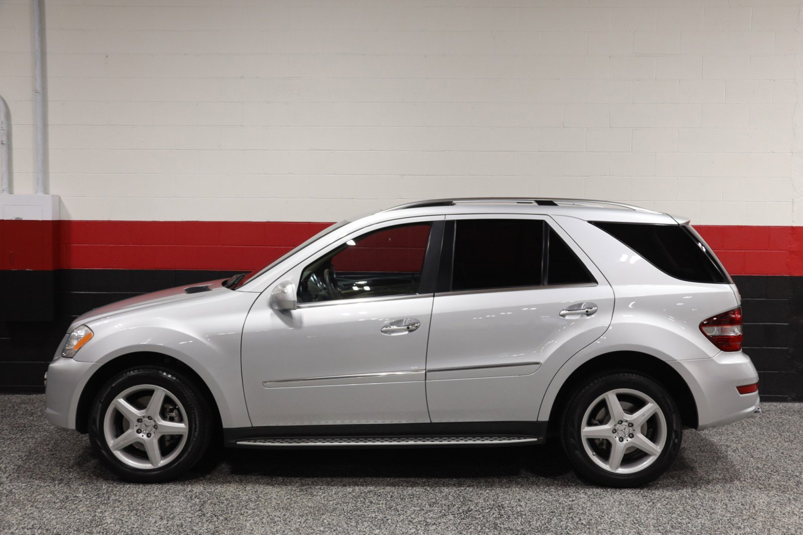 Used 2009 Mercedes-Benz ML 550 4MATIC image 24