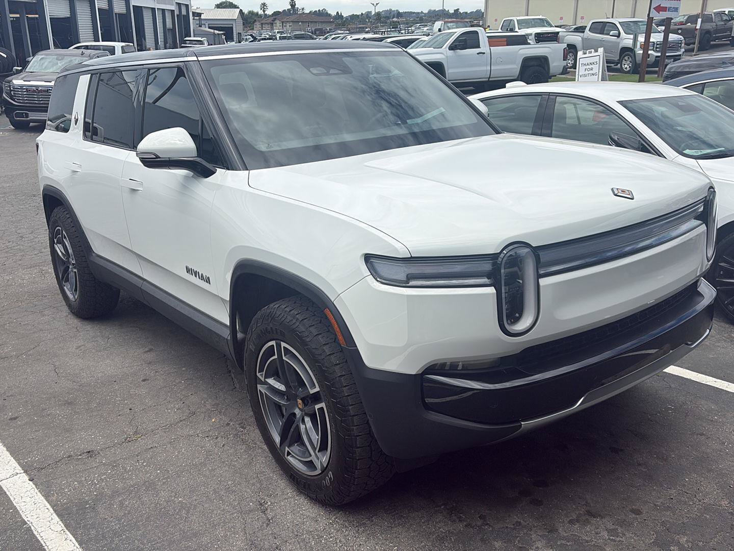 Used 2026 Rivian R1S Adventure AWD/4WD image 2