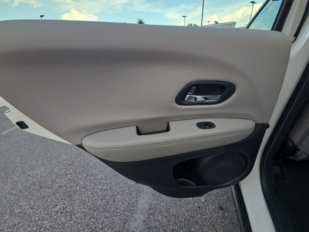 Used 2016 Honda HR-V LX image 14