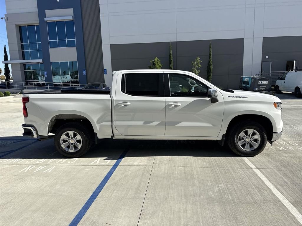 Used 2025 Chevrolet Silverado 1500 LT image 2