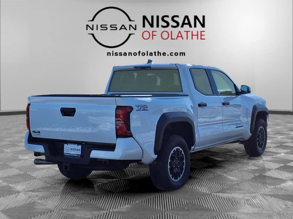 Used 2025 Toyota Tacoma SR5 image 31