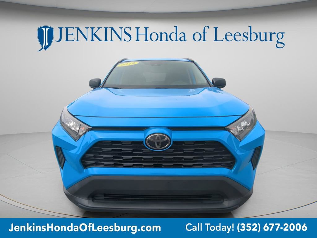 Used 2019 Toyota RAV4 LE image 8