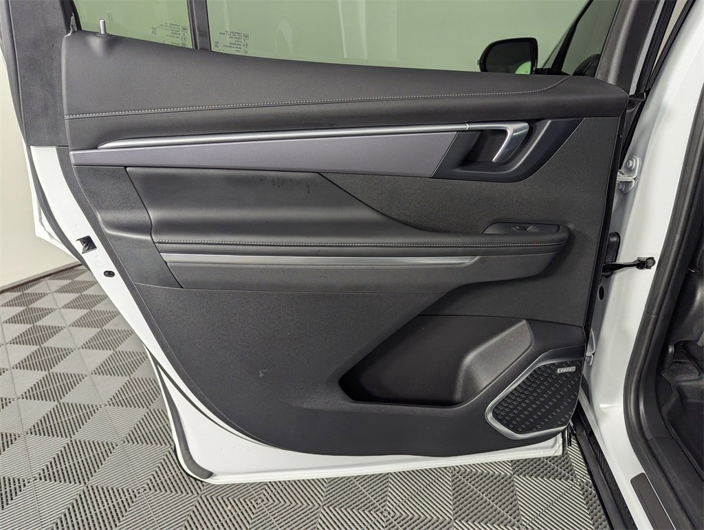 Used 2025 Buick Enclave Sport Touring w/ LPO, All-Weather Package image 28