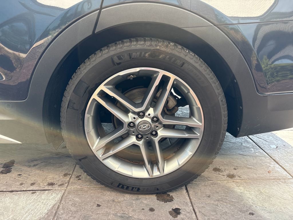 Used 2019 Hyundai Santa Fe XL FWD image 11