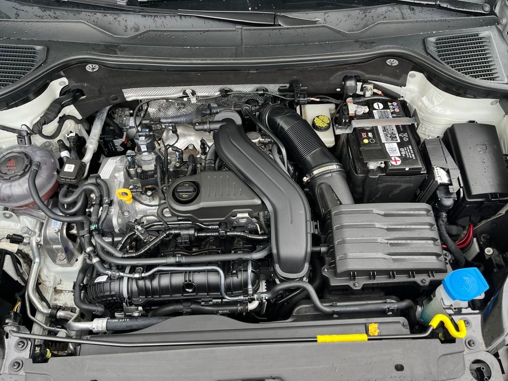 Certified 2023 Volkswagen Taos SE w/ Panoramic Sunroof Package image 27