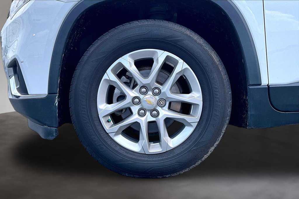 Used 2020 Chevrolet Traverse LT w/ Driver Confidence II Package AWD/4WD image 9
