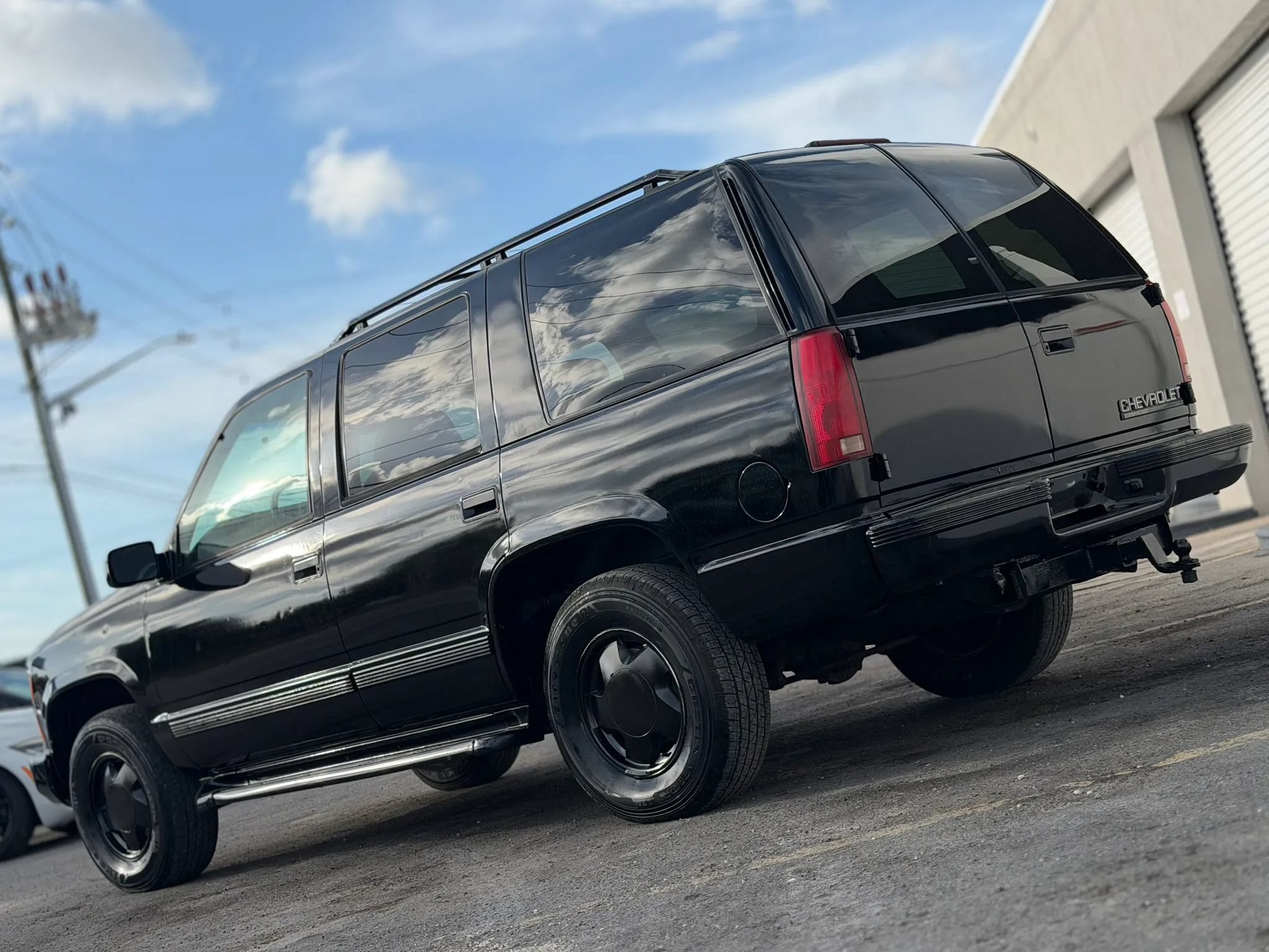 Used 1999 Chevrolet Tahoe Z71 w/ Preferred Equipment Group AWD/4WD image 3