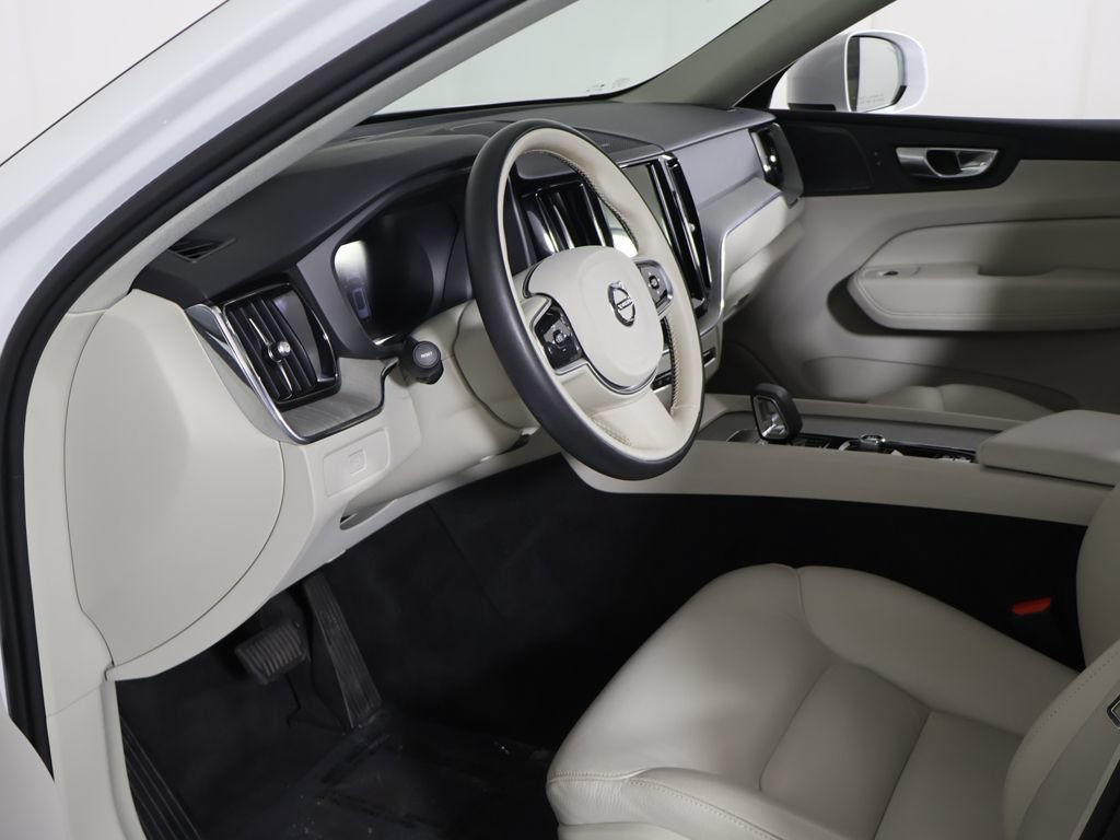 Used 2023 Volvo XC60 B5 Plus w/ Protection Package Premier AWD/4WD image 25