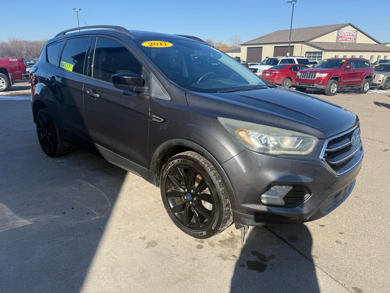 Used 2017 Ford Escape SE w/ SE Sport Appearance Package image 3