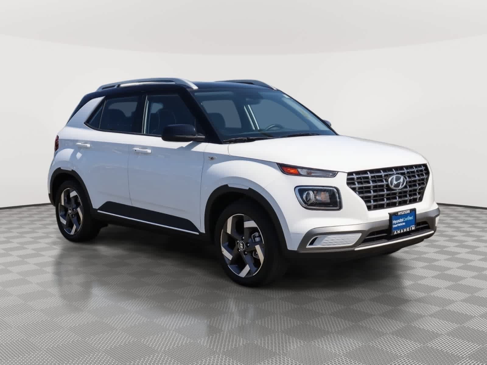 Used 2026 Hyundai Venue SEL FWD image 3