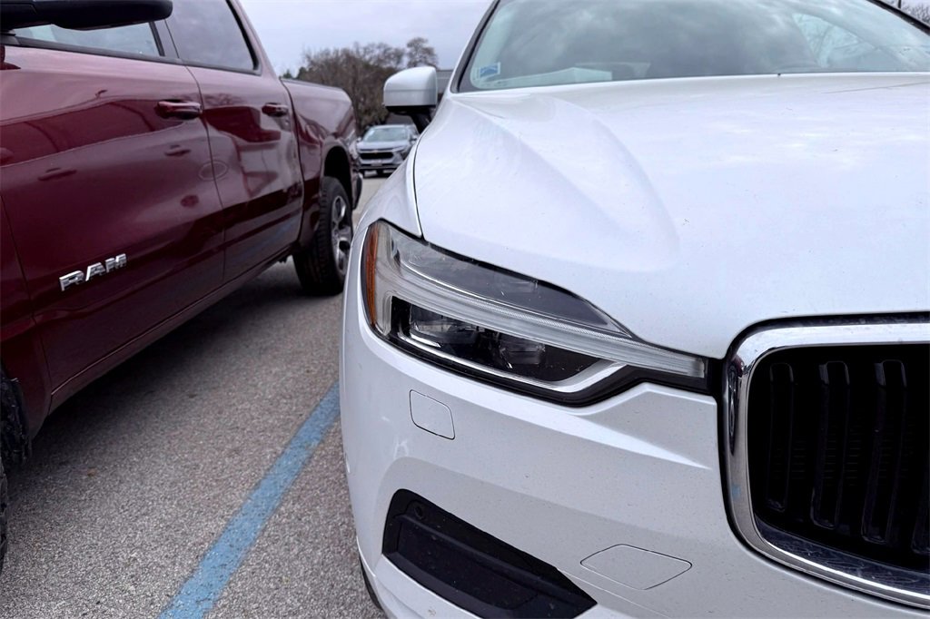 Used 2018 Volvo XC60 T6 Momentum w/ Advanced Package image 3